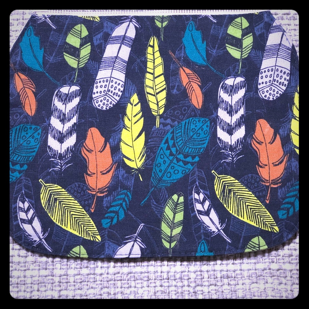 Gorgeous Thirty One Purse Flap With Feathers